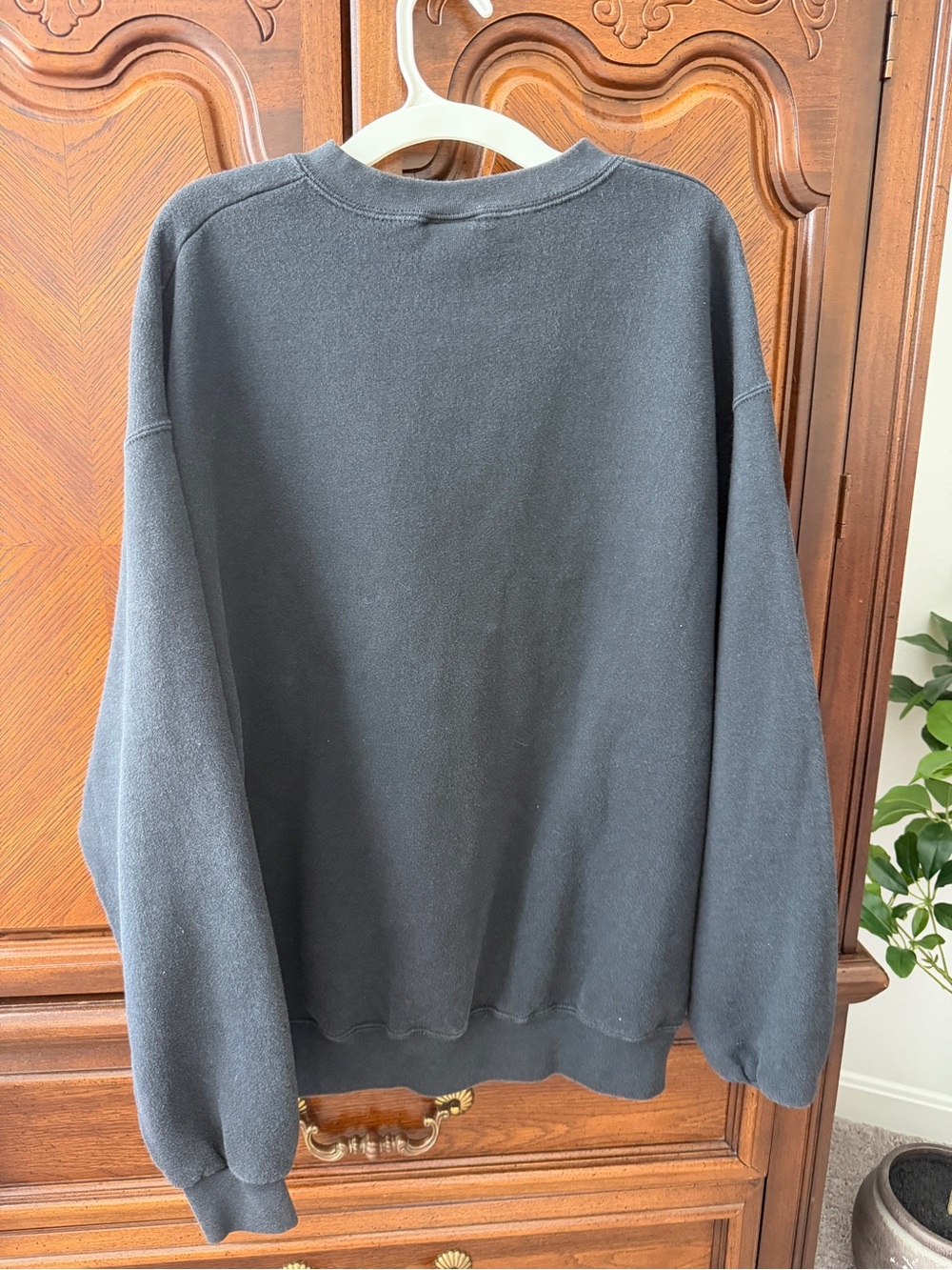 Vintage Mickey Walt Disney Studios Black Graphic Crewneck Sweatshirt - Picture 4 of 4